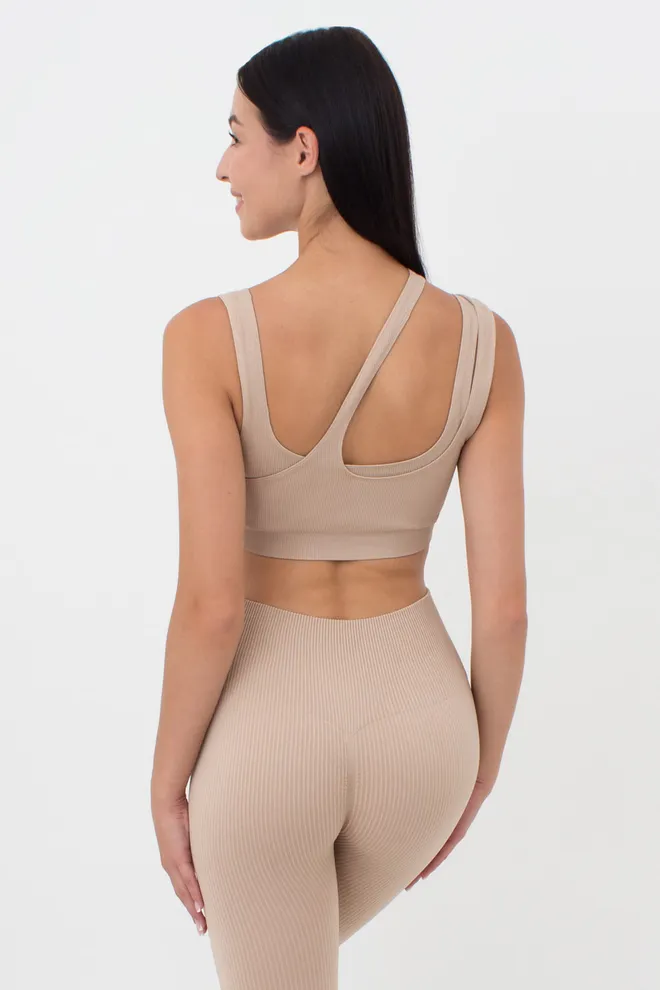 Безшовний топ з асиметричними бретелями TOP RIB CO GIULIA x Lichi by Lichi (nude), бежевий