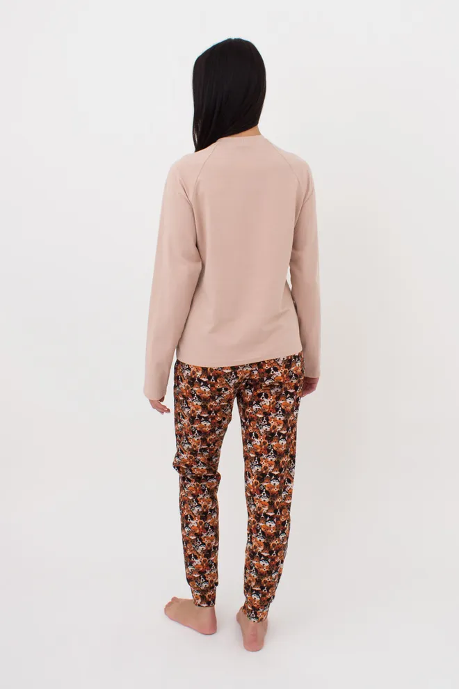 Женская пижама со штанами на манжетах FUNKY DOGS 5339/010 Giulia (creamy beige/dog), бежевый