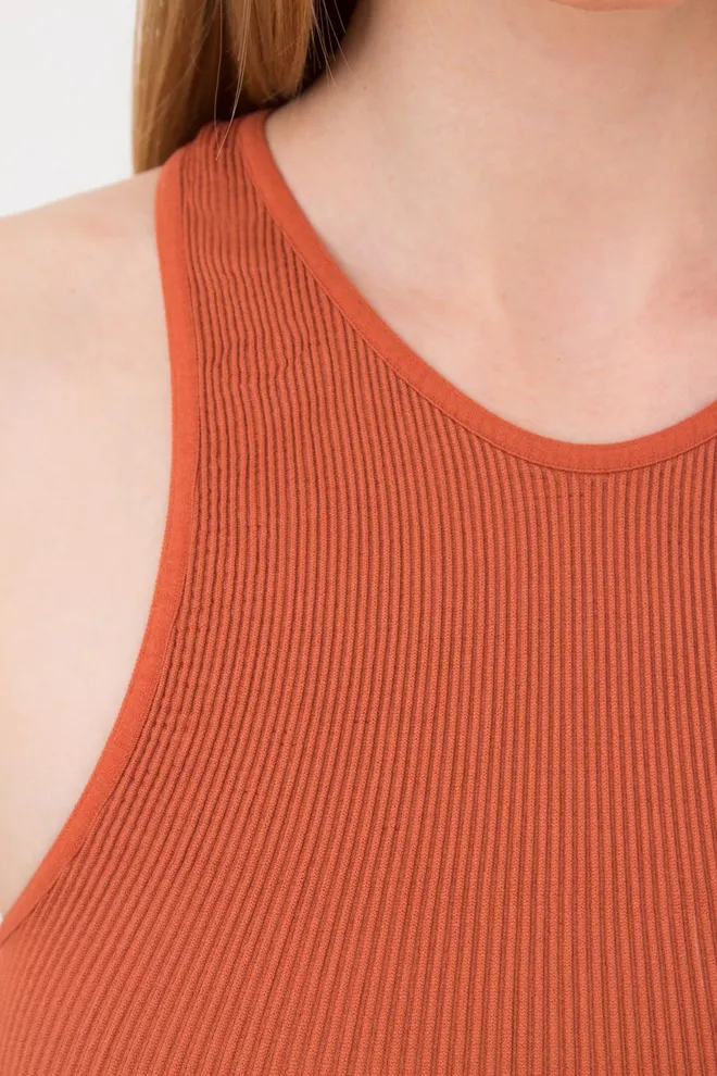 Бесшовный топ в рубчик на широких бретелях Halter top rib Giulia (burnt sienna), оранжевый