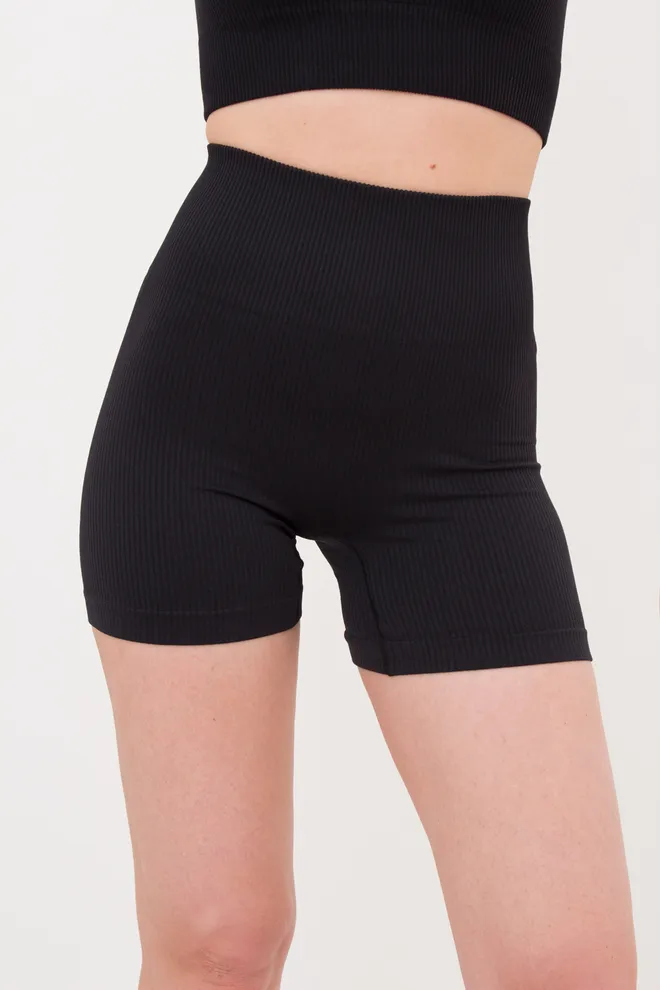 Женские бесшовные шорты в рубчик с пуш-ап эффектом SHORTS RIB SHAPE Giulia (black), черный