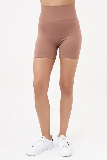 Бесшовные шорты с эффектом пуш-ап SHORTS SHAPE Giulia (mokko), коричневый Бесшовные шорты с эффектом пуш-ап SHORTS SHAPE Giulia (mokko), коричневый