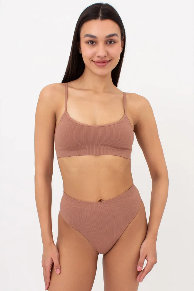 Бесшовный топ в рубчик на тонких бретелях CAMI TOP RIB Giulia (mokko), коричневый