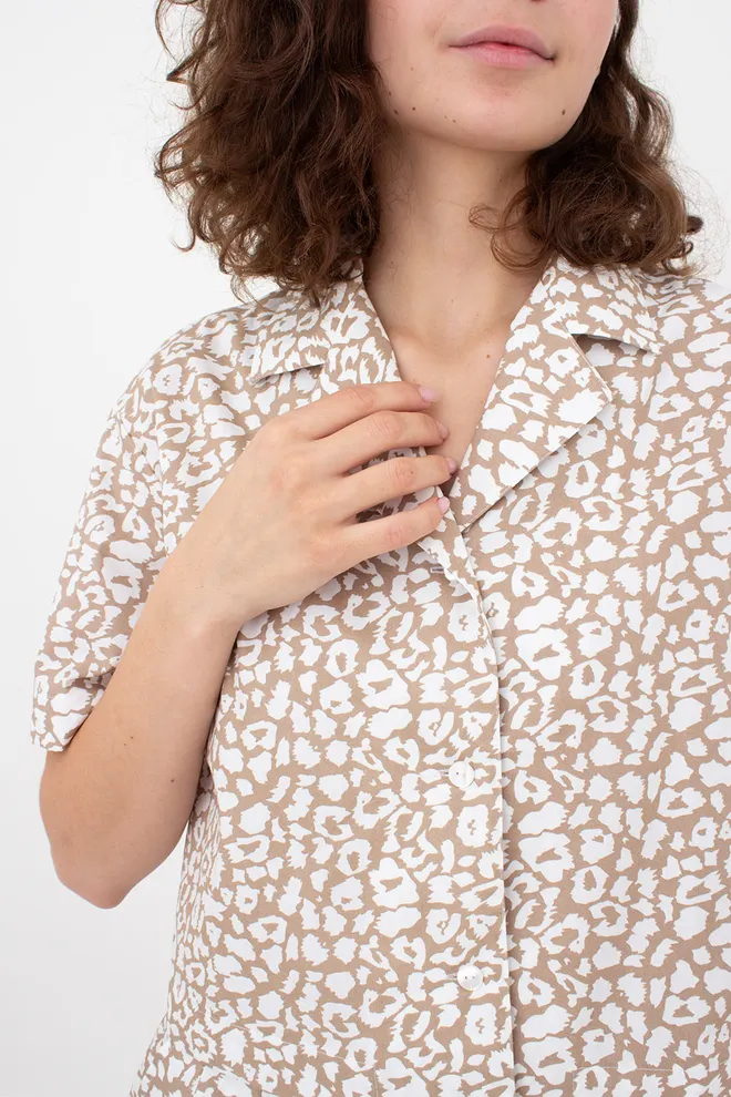 Укороченная рубашка из хлопка STREET SPOTTED 7601/010 Giulia (beige/milk leopard print), бежевый