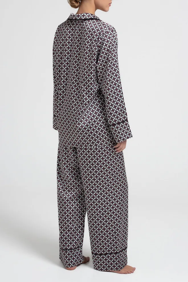 Шелковая пижама NOIRE 5507/050 Giulia (white/crushed berry rhomb), белый/бордовый