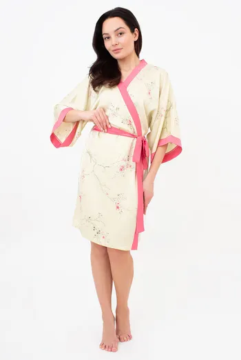 Шелковый халат SAKURA 7224/050 Giulia (light yellow), желтый Шелковый халат SAKURA 7224/050 Giulia (light yellow), желтый