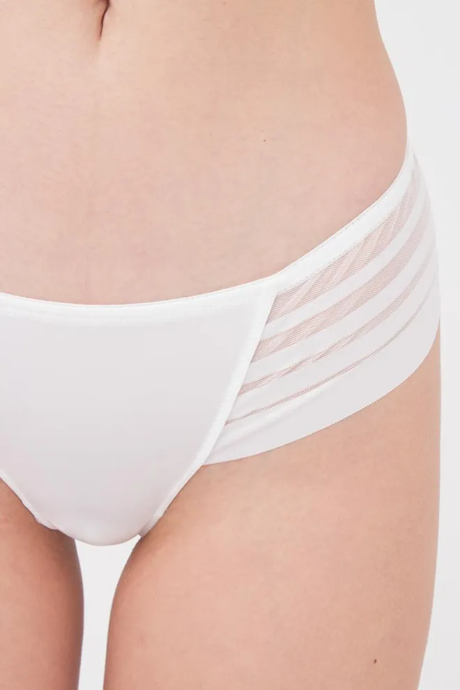 Женские трусы стринги Allegra 2201/20 Giulia (whisper white)