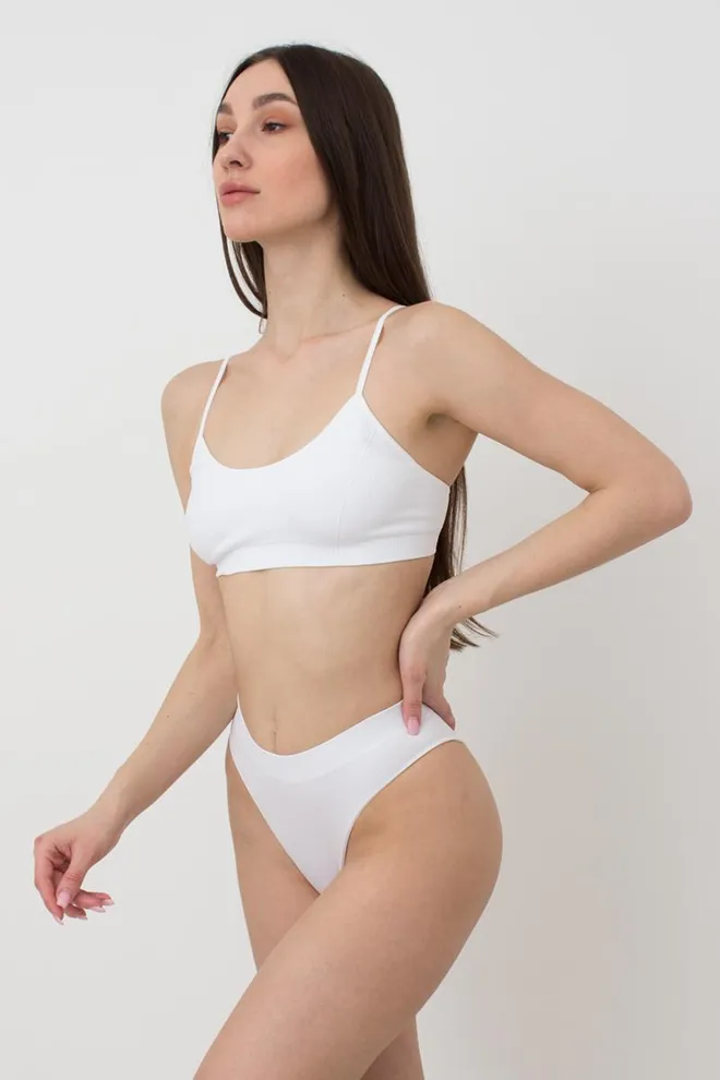 Бесшовный топ в рубчик на тонких бретелях CAMI TOP RIB Giulia (white), белый