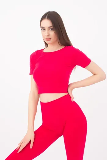 Топ с коротким рукавом и круглым вырезом Crop t-shirt Giulia (raspberry sorbet) Топ с коротким рукавом и круглым вырезом Crop t-shirt Giulia (raspberry sorbet)