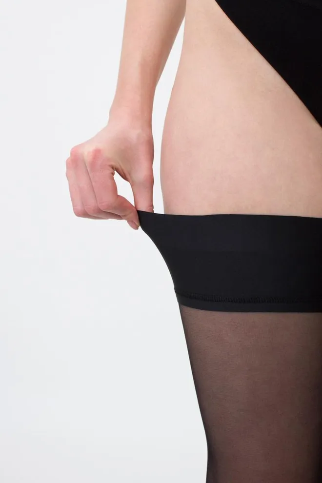 Чулки на силиконовой резинке Desire 20 den model 1 Giulia (nero)