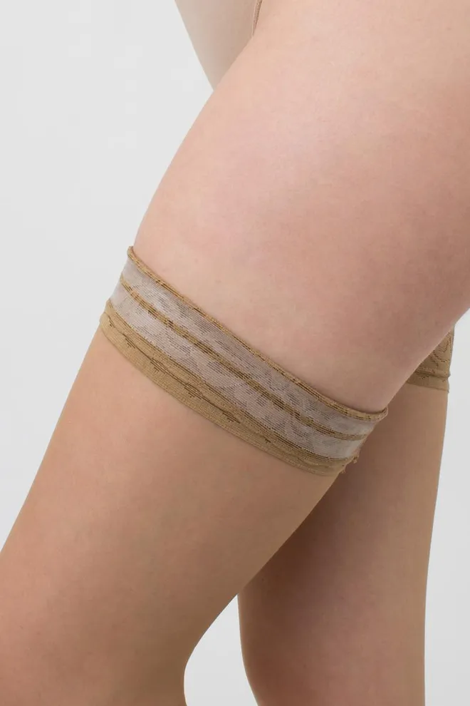 Чулки на силиконовой резинке Emotion 20 den Giulia (daino)