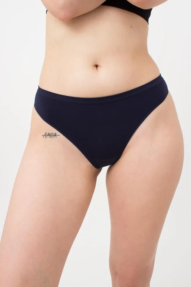 Женские бесшовные трусы стринги String briefs color Giulia (deep navy)