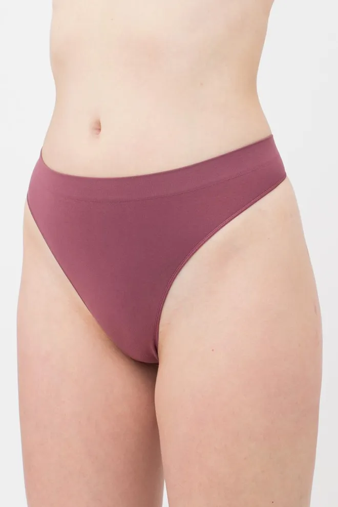 Женские бесшовные трусы стринги String invisible Giulia (flamenco)