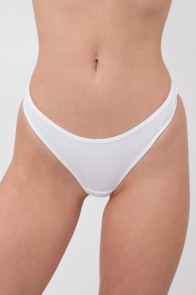 Женские трусы стринги Soft micro 2102/22 Giulia (white)