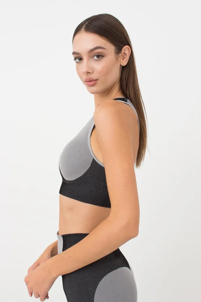 Безшовний топ зі вставкою у рубчик Top Color Block Giulia (ultimate grey)