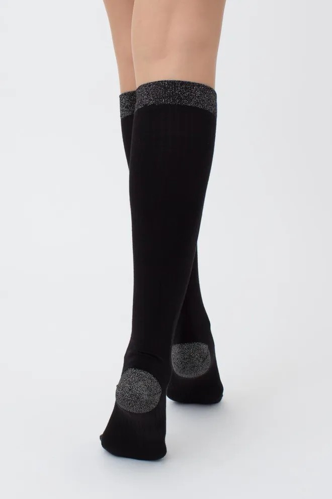Женские блестящие гольфы Wg1 lurex rib 001 Giulia (black/silver metallic)