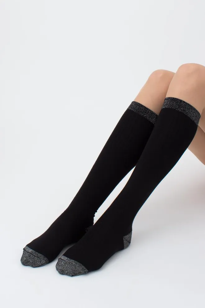 Женские блестящие гольфы Wg1 lurex rib 001 Giulia (black/silver metallic)