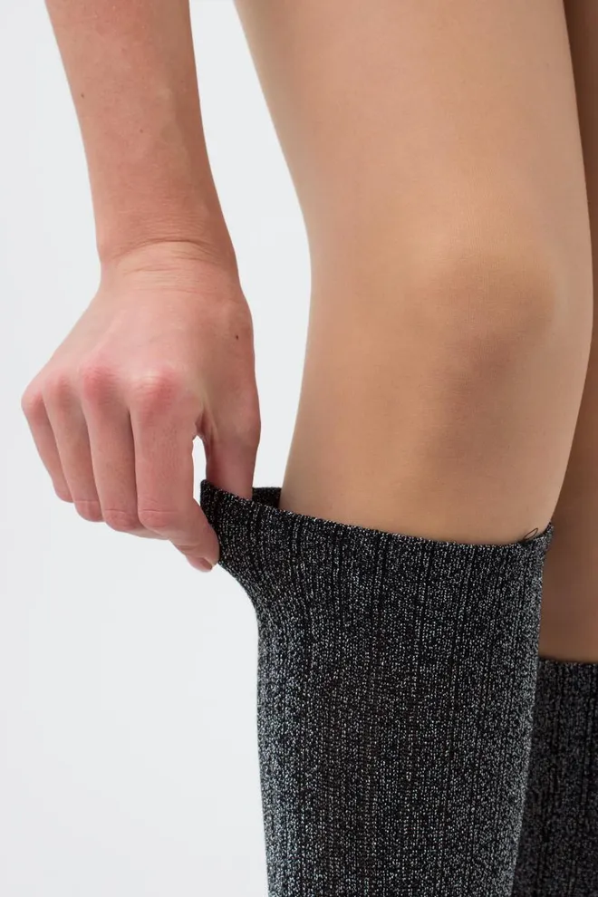 Жіночі блискучі гольфи Wg1 lurex rib strong 001 Giulia (black/silver metallic)
