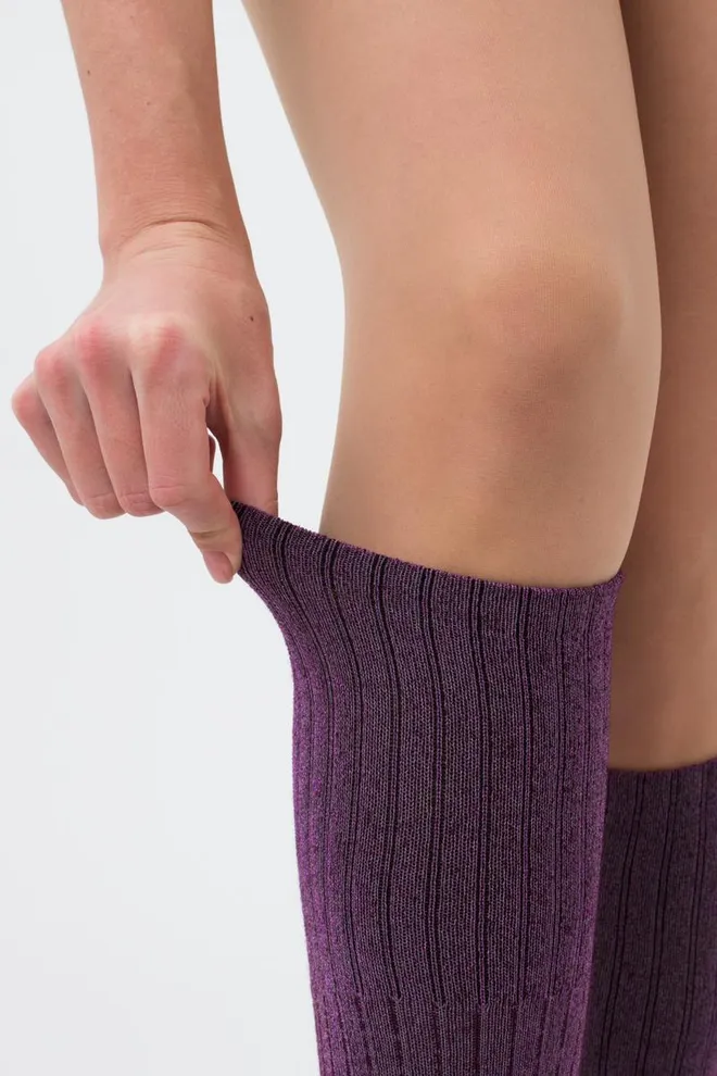 Женские блестящие гольфы Wg1 lurex rib strong 001 Giulia (marsala/shiny pink metallic)