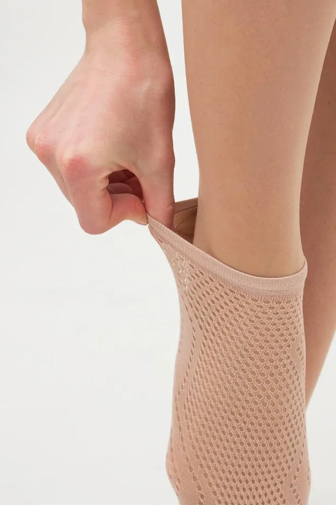 Носки женские невидимые c ажурным рисунком спортивные WS1 Air Pa 005 Giulia (nude)
