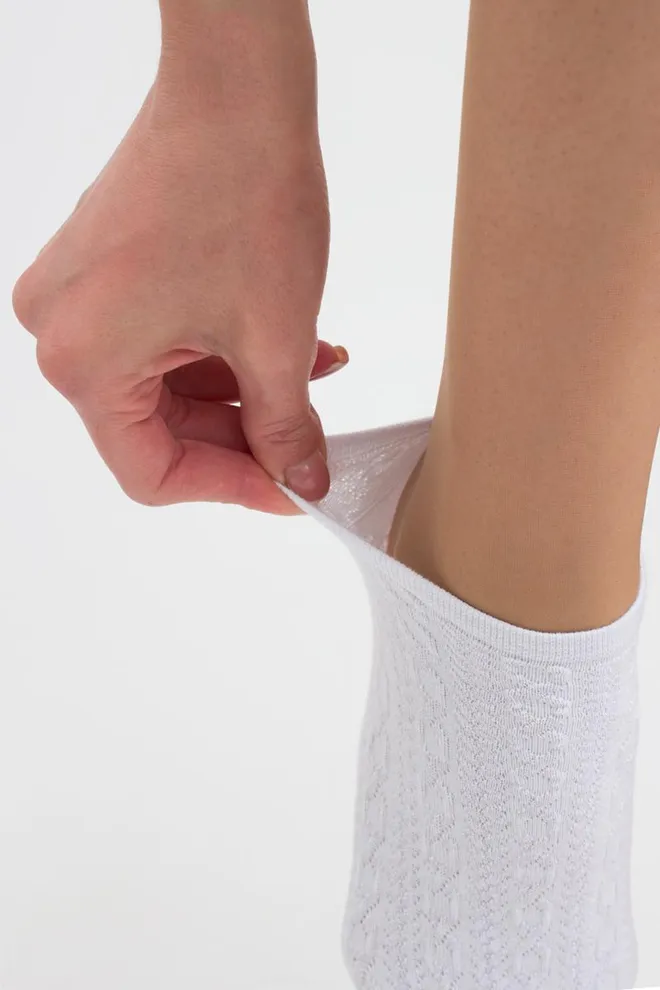 Женские короткие носки с узором Ws1 Soft Background 001 Giulia (white)