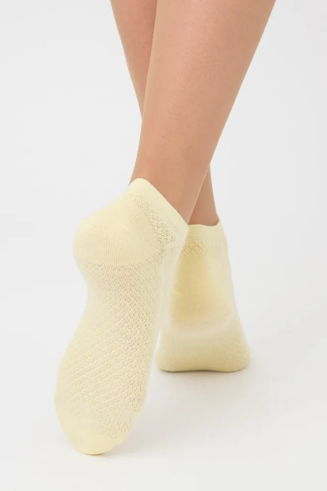 Женские короткие носки с узором Ws1 Soft Background 003 Giulia (light yellow)