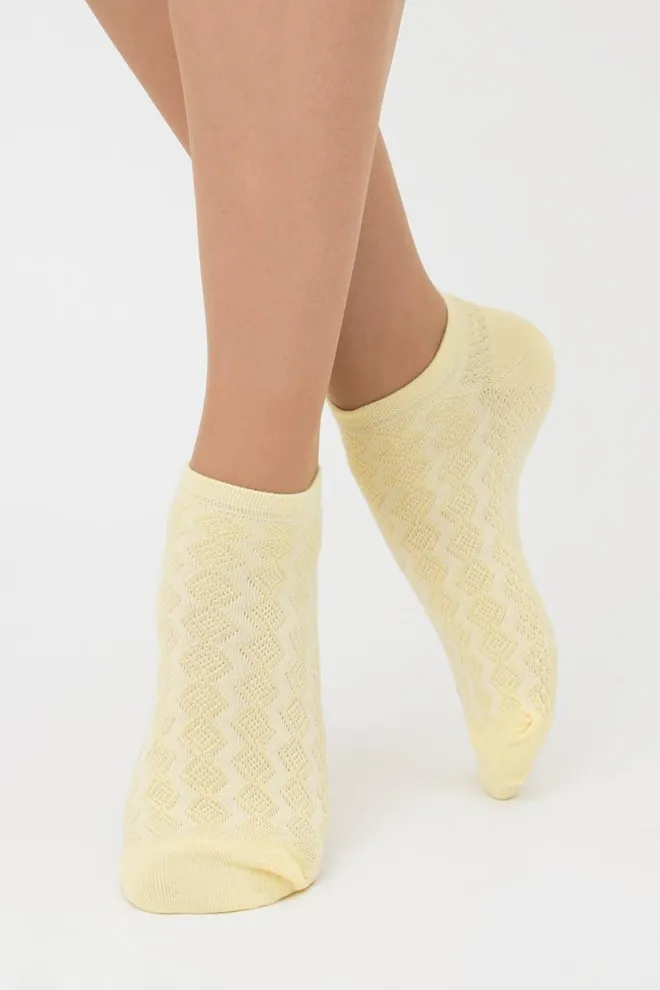 Женские короткие носки с узором Ws1 Soft Background 003 Giulia (light yellow)