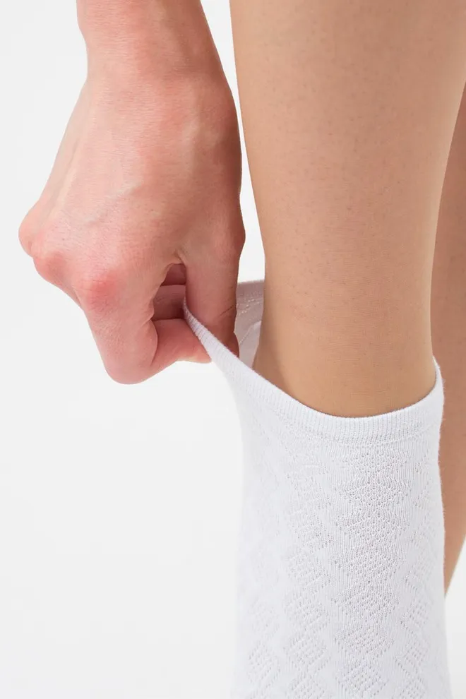 Женские короткие носки с узором Ws1 Soft Background 003 Giulia (white)