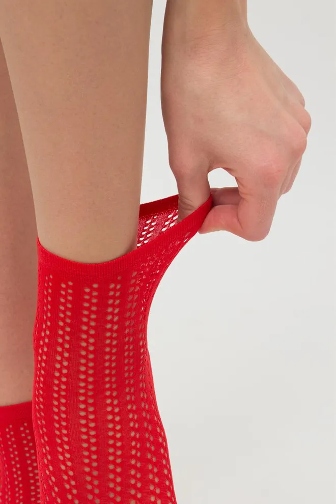 Носки женские классические ажурные WS2 Air Pa 008 Giulia (risk red), красный