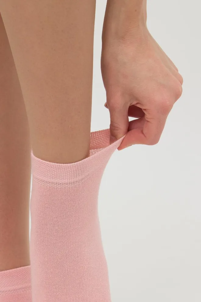 Носки женские Ws2 Classic Giulia (geranium)