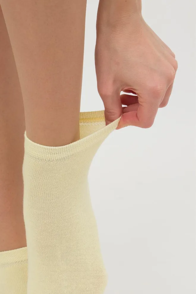 Носки женские Ws2 Classic Giulia (light yellow)