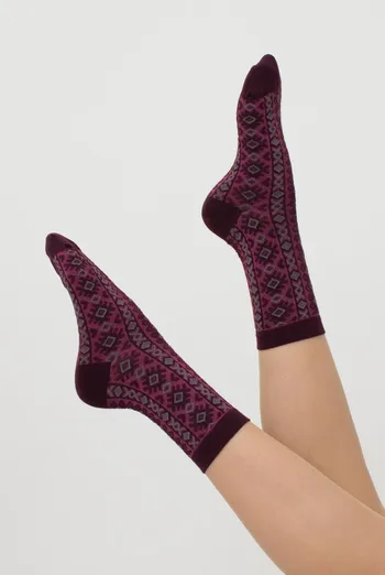 Носки женские классические с узором Ws3 Background 005 Giulia (vintage grape/fuchia)