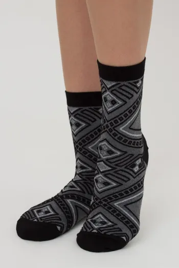 Носки женские классические с узором Ws3 Background 006 Giulia (black/steel)