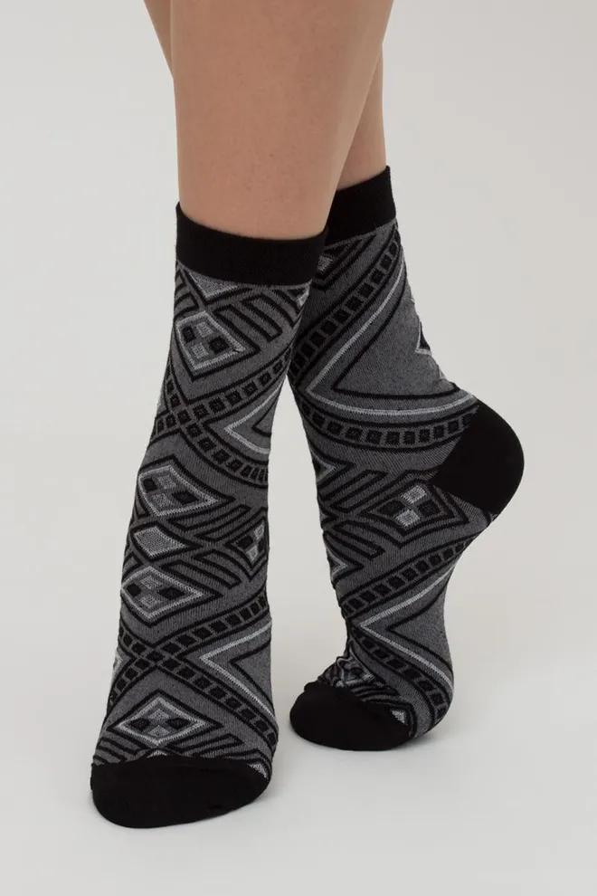 Носки женские классические с узором Ws3 Background 006 Giulia (black/steel)