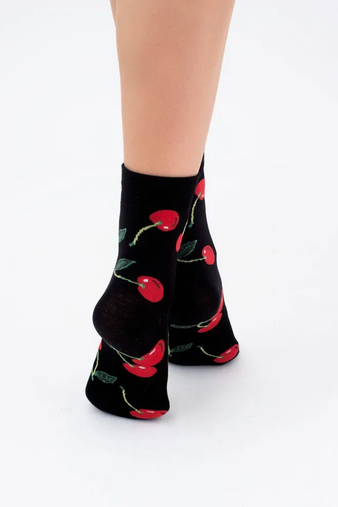 Носки женские классические с фруктами WS3 soft berry 006 Giulia (black)