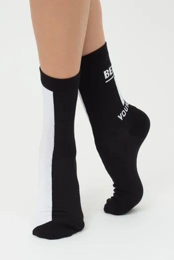 Носки женские высокие с надписью WS3 Text 001 Giulia (black/white)