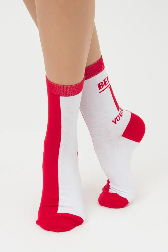 Носки женские высокие с надписью WS3 Text 001 Giulia (white/red)