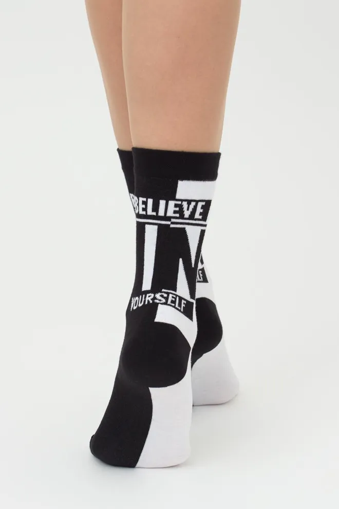 Носки женские высокие с надписью WS3 Text 001 Giulia (black/white)