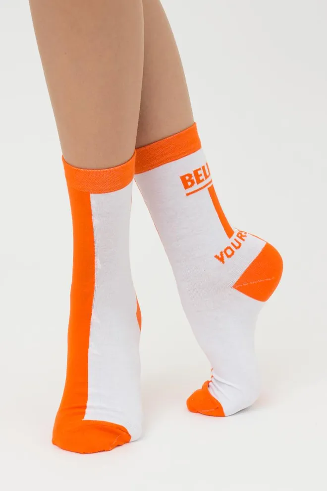 Носки женские высокие с надписью WS3 Text 001 Giulia (white/orange)