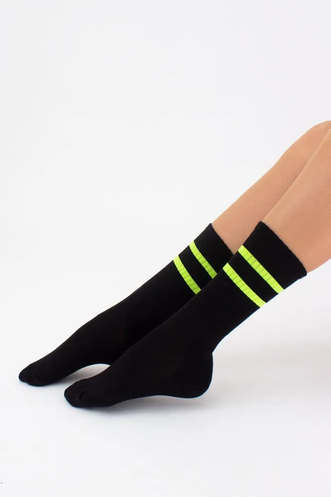 Носки женские высокие Ws4 soft neon 002 Giulia (black/yellow)