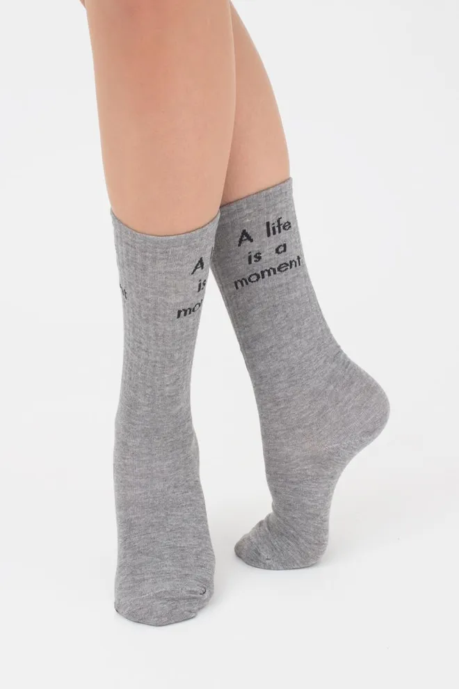 Шкарпетки жіночі високі з принтом WS4 text strong 008 Giulia (light grey melange)