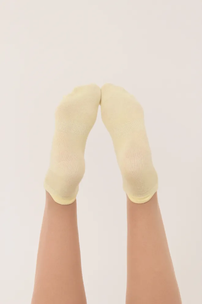 Женские спортивные носки WS1 SUMMER SPORT 001Giulia (light yellow) желтые