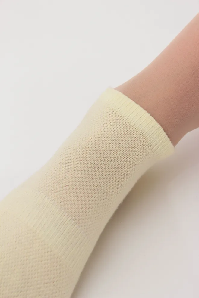 Женские спортивные носки WS1 SUMMER SPORT 001Giulia (light yellow) желтые