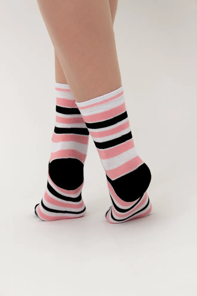 Набор цветных женских носков WS3 SET 8 Giulia  (black/white/geranium) черный/белый/розовый