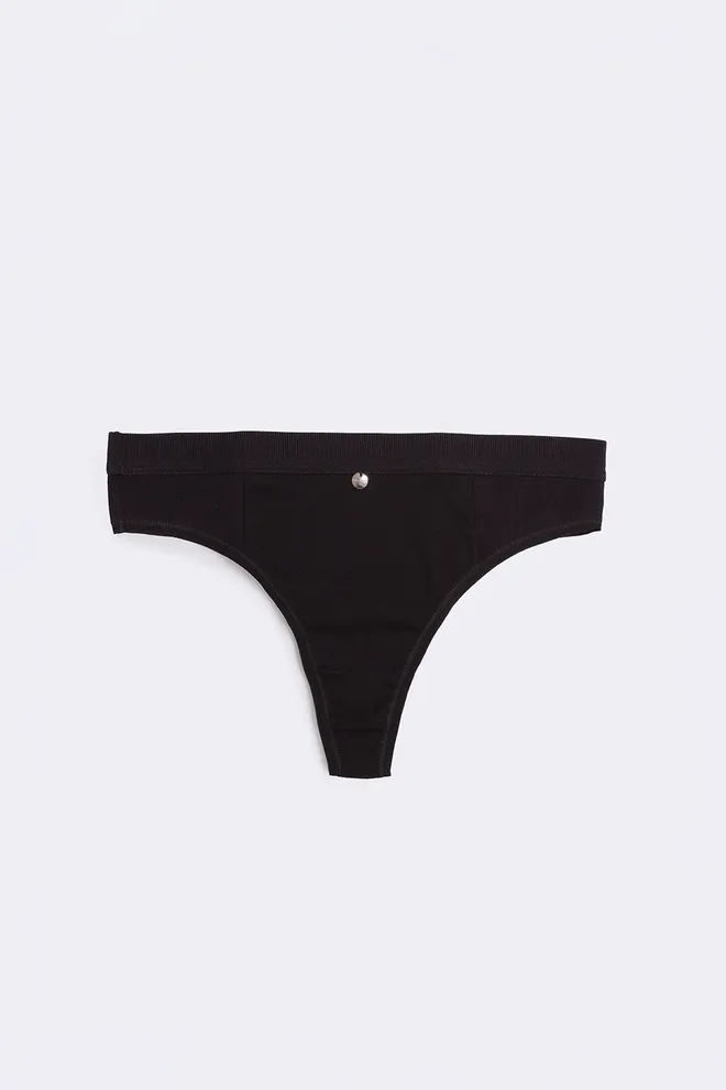 Хлопковые стринги в рубчик URBAN RIB 2115/60 Giulia (black), черный