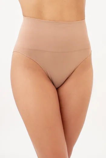 Бесшовные трусы стринги с легким моделирующим эффектом STRING SHAPEWEAR Giulia (nude), бежевый Бесшовные трусы стринги с легким моделирующим эффектом STRING SHAPEWEAR Giulia (nude), бежевый